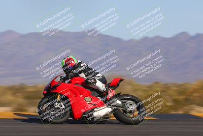 media/Feb-04-2023-SoCal Trackdays (Sat) [[8a776bf2c3]]/Turn 9 Side (130pm)/